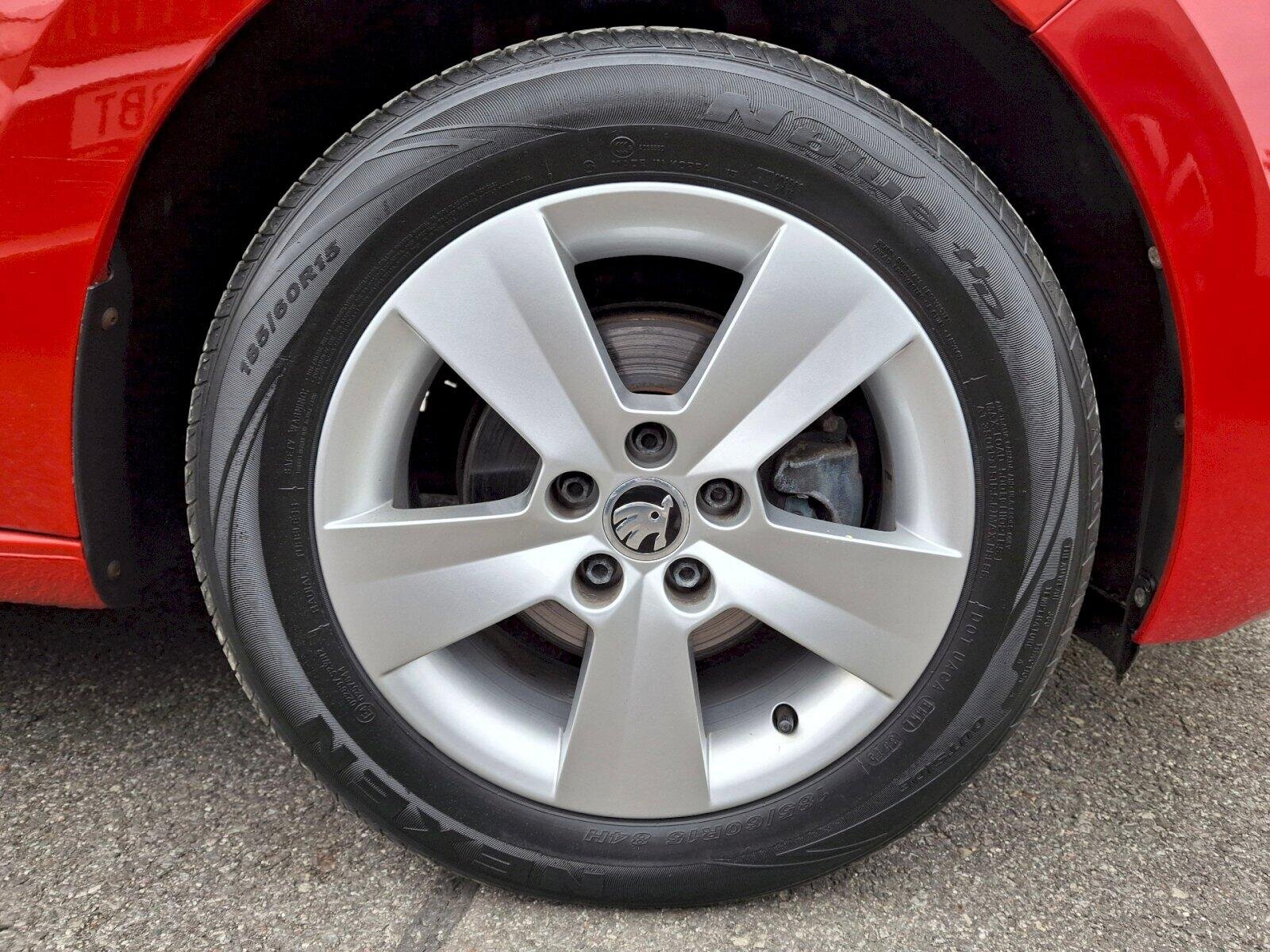 Škoda Rapid Sedan / Limuzína 1,2 l 66 kw