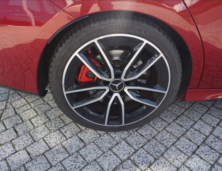 Mercedes-Benz CLA Kupé 2,0 l 225 kw