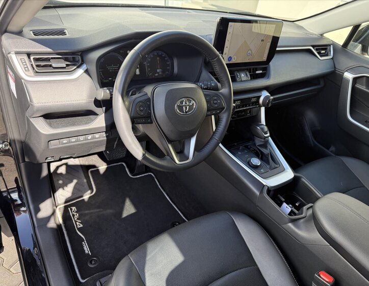 Toyota RAV4 SUV / Terénní 2,5 l 131 kw