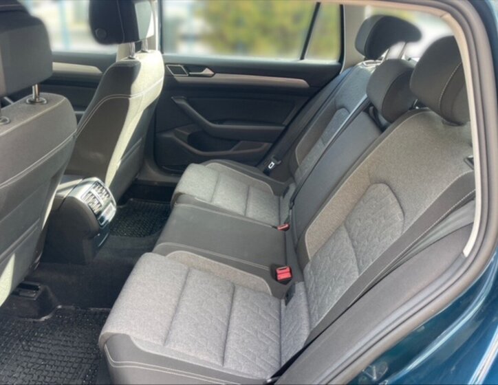 Volkswagen Passat Kombi 1,5 l 110 kw