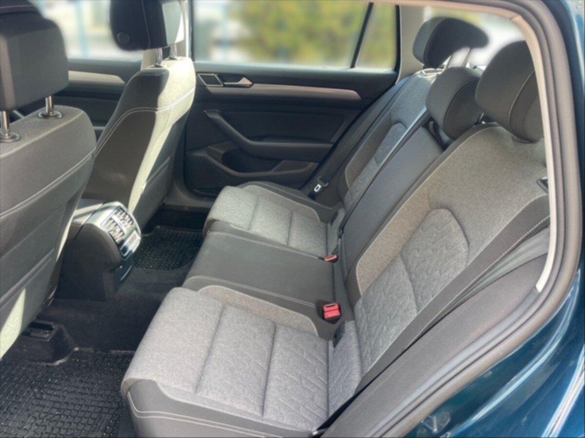 Volkswagen Passat Kombi 1,5 l 110 kw