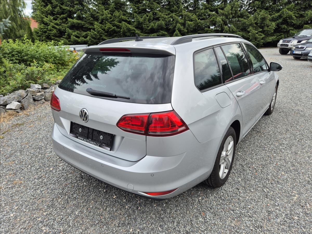 Volkswagen Golf Kombi 1,6 l 81 kw