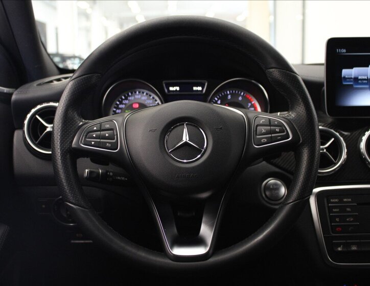 Mercedes-Benz GLA SUV / Terénní 2,0 l 155 kw