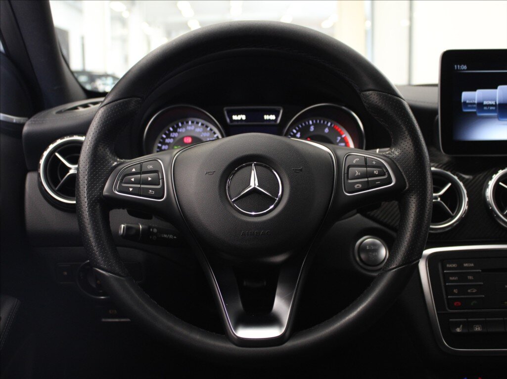 Mercedes-Benz GLA SUV / Terénní 2,0 l 155 kw