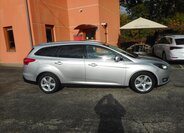 Ford Focus Kombi 999,0 92 kw