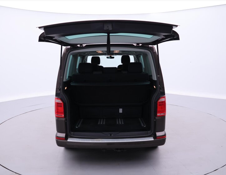 Volkswagen Multivan 9