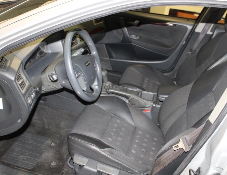 Volvo V70 Kombi 2,4 l 125 kw