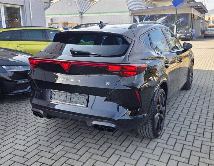 Cupra Formentor SUV / Terénní 2,0 l 245 kw