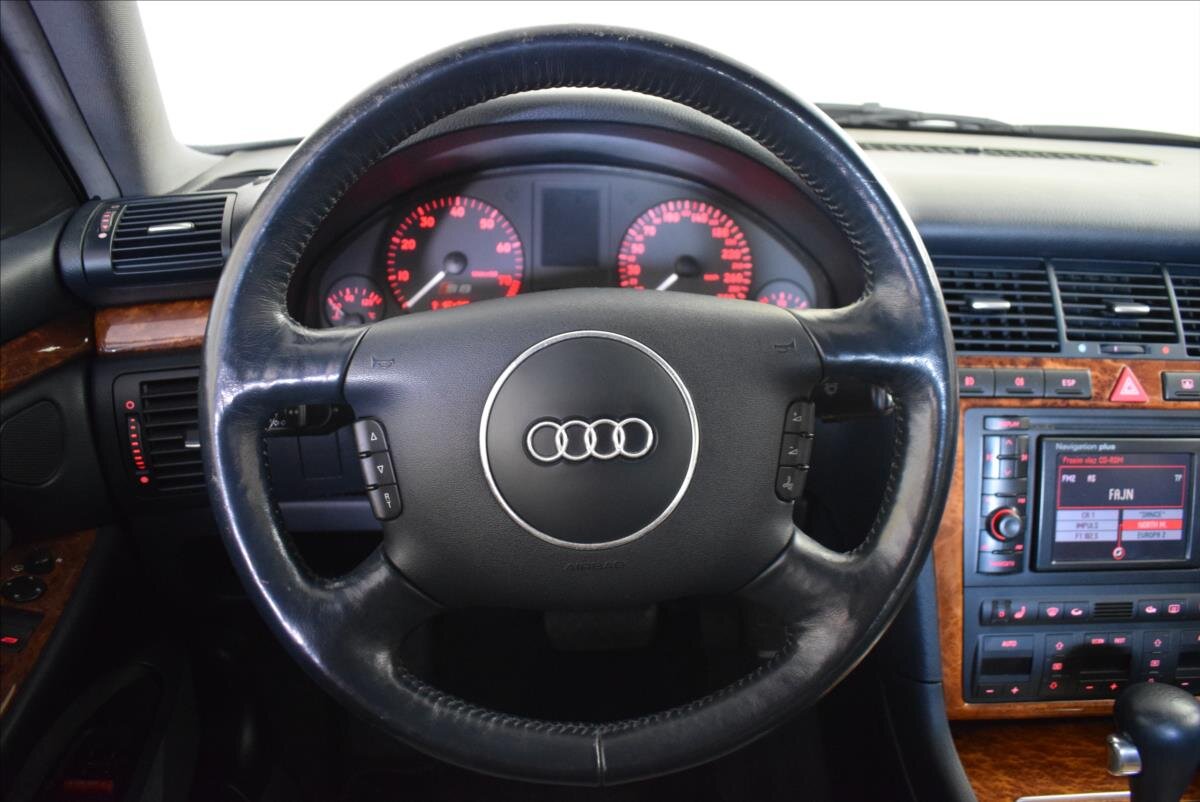 Audi S8 Sedan 4,2 l 265 kw