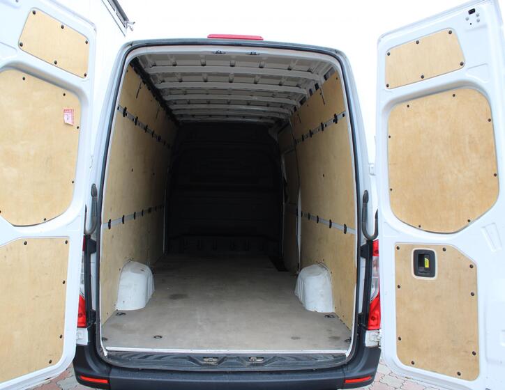 Mercedes-Benz Sprinter 7