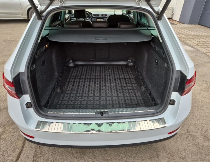 Škoda Superb Kombi 2,0 l 140 kw
