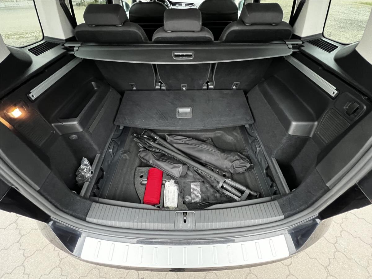 Volkswagen Touran Kombi 1,6 l 85 kw