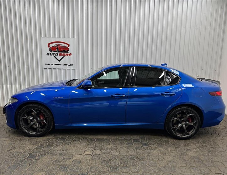 Alfa Romeo Giulia Sedan / Limuzína 2,0 l 206 kw