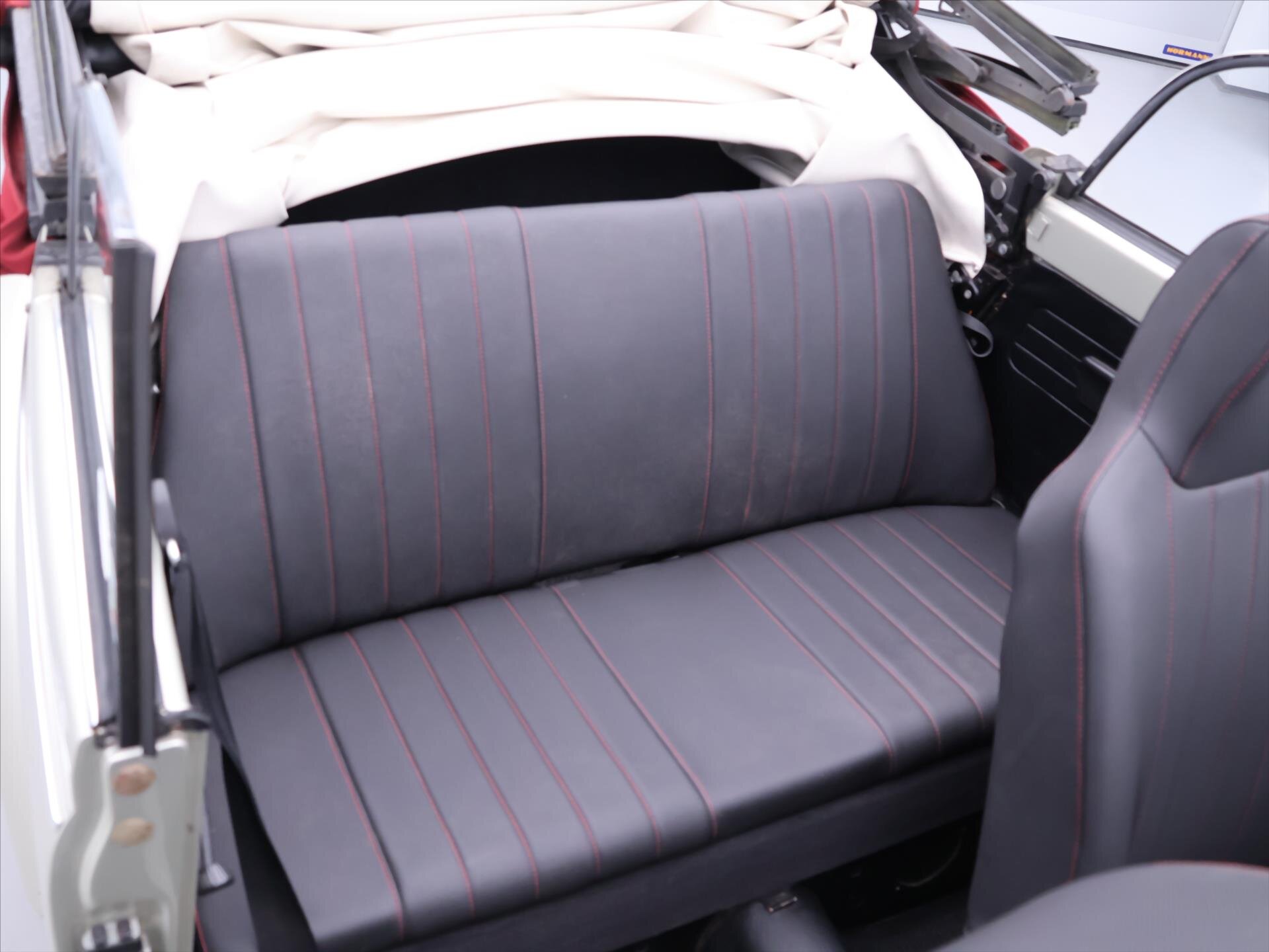 Volkswagen Beetle Kabriolet 1,3 l 32 kw