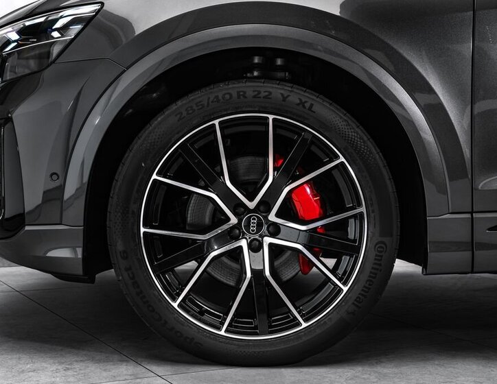 Audi Q8 SUV / Terénní 3,0 l 210 kw