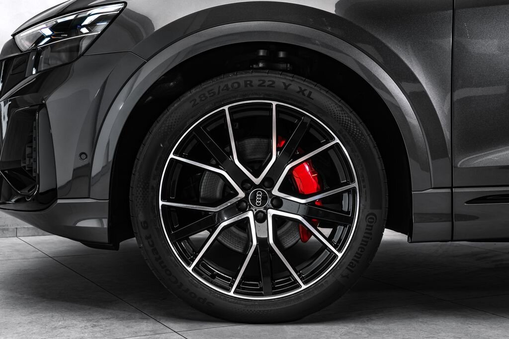 Audi Q8 SUV / Terénní 3,0 l 210 kw
