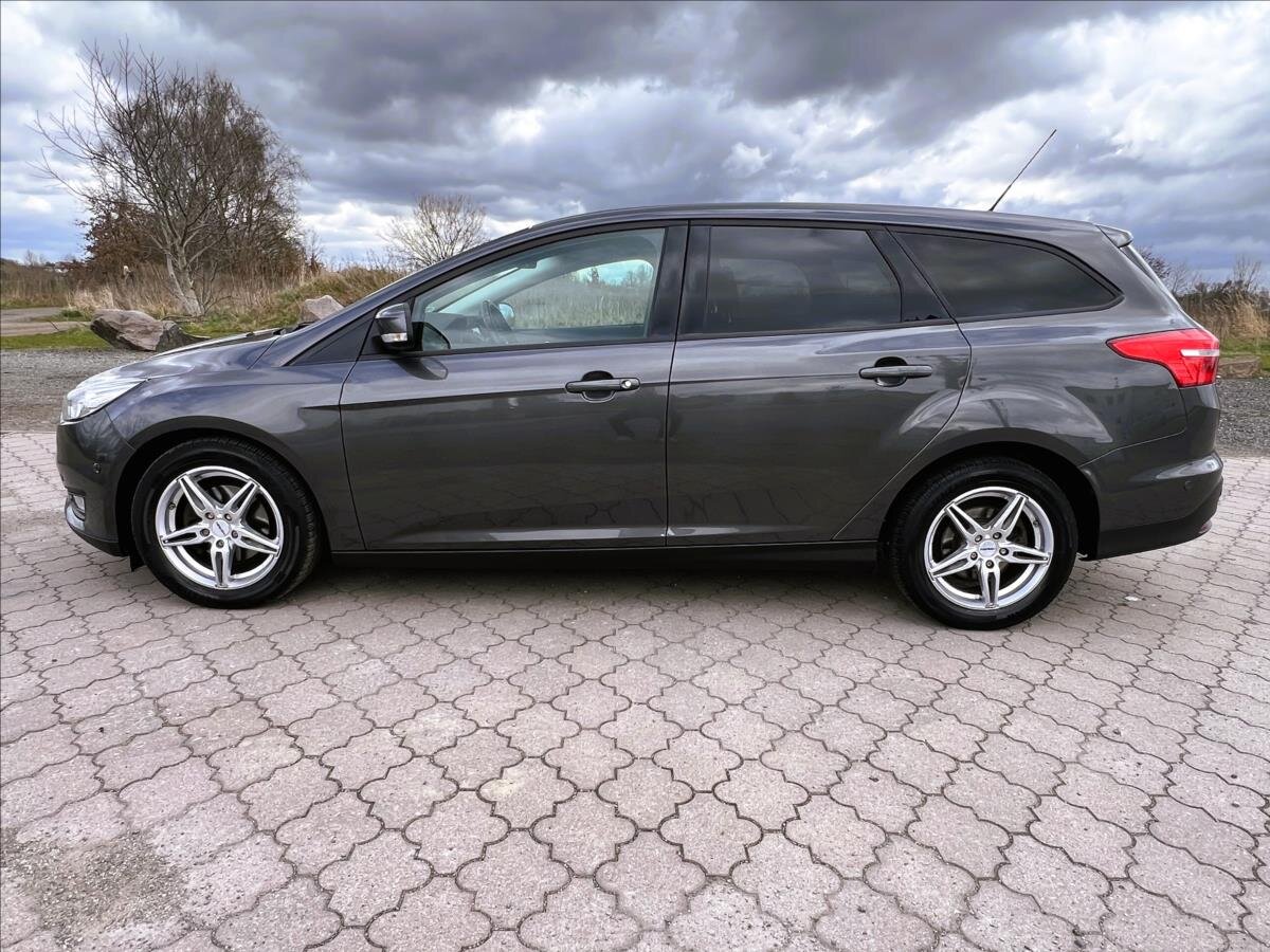 Ford Focus Kombi 999,0 92 kw
