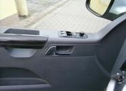 Volkswagen Multivan 13