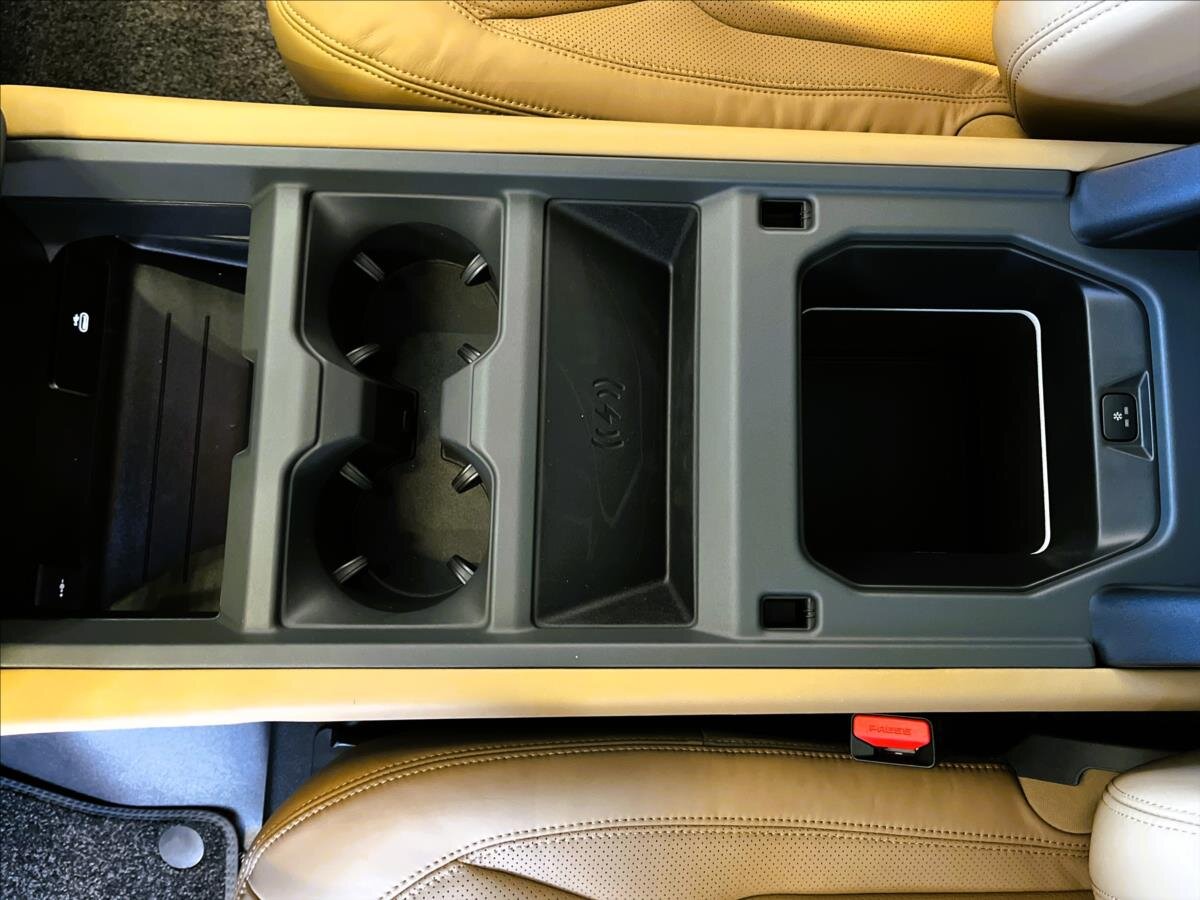 Land Rover Defender SUV / Terénní 5,0 l 313 kw