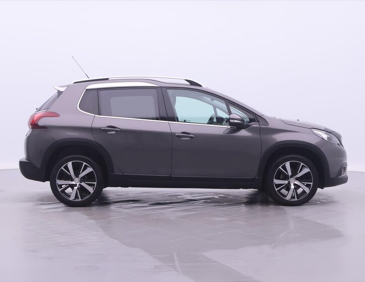 Peugeot 2008 SUV 1,2 l 81 kw