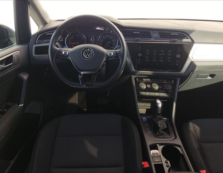 Volkswagen Touran 9