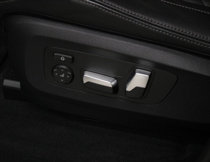 BMW X5 SUV / Terénní 3,0 l 210 kw