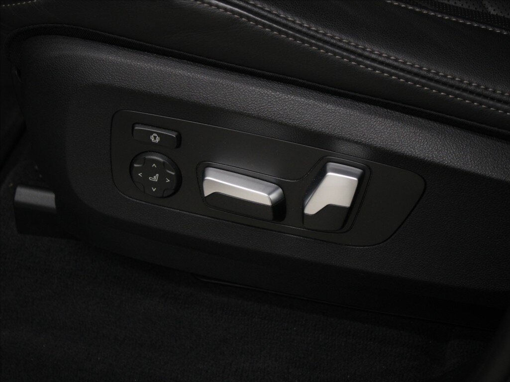 BMW X5 SUV / Terénní 3,0 l 210 kw