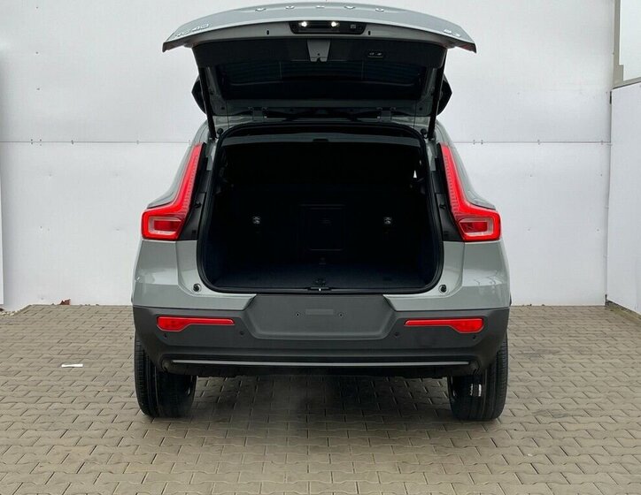 Volvo XC40 SUV 2,0 l 120 kw