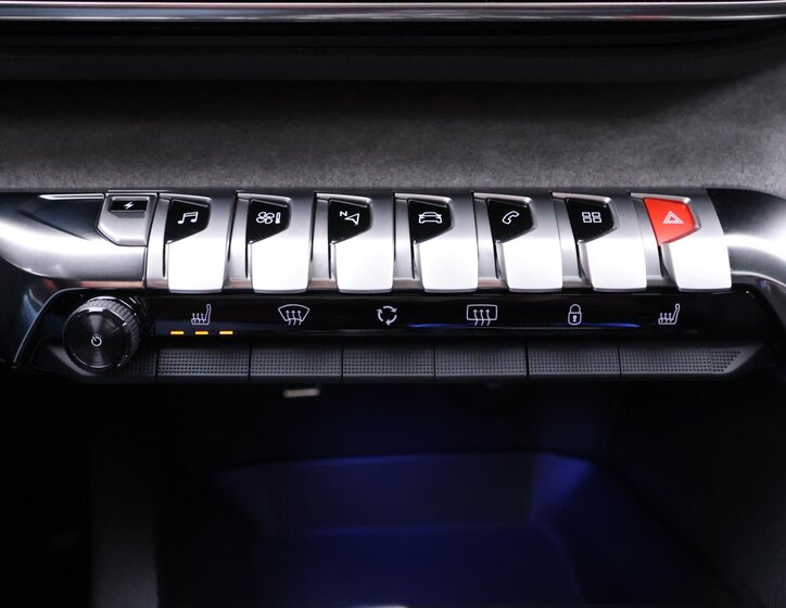 Peugeot 3008 SUV 1,6 l 133 kw