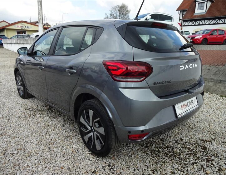 Dacia Sandero Hatchback 999,0 67 kw