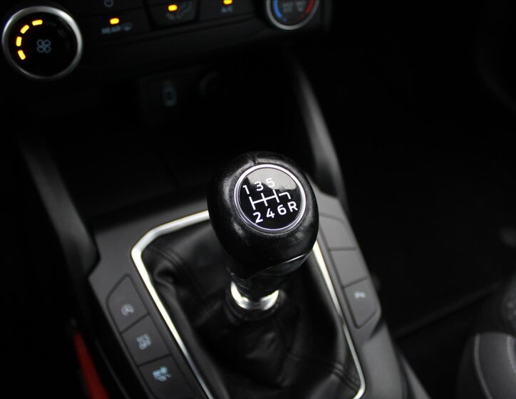 Ford Focus Kombi 999,0 74 kw