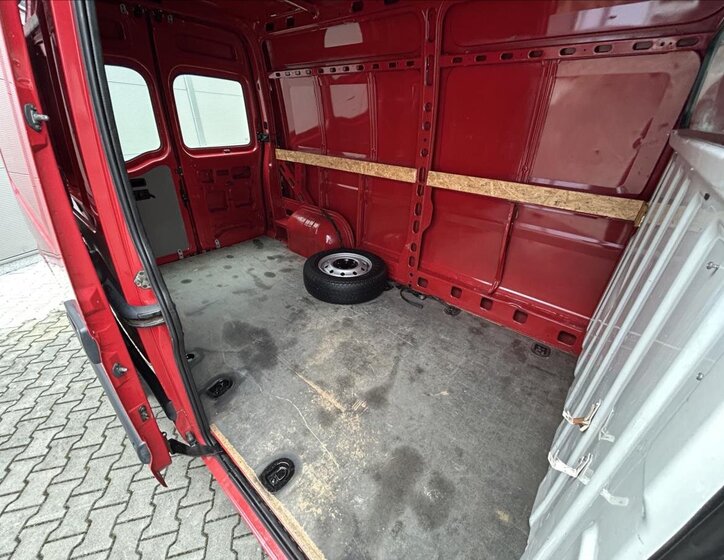 Renault Master Skříň 2,5 l 107 kw