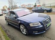 Audi S8 4