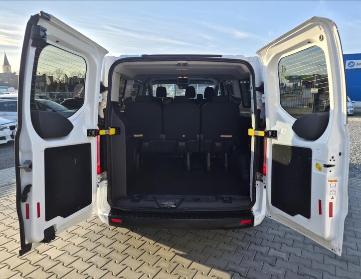 Ford Tourneo Custom MPV 2,0 l 96 kw