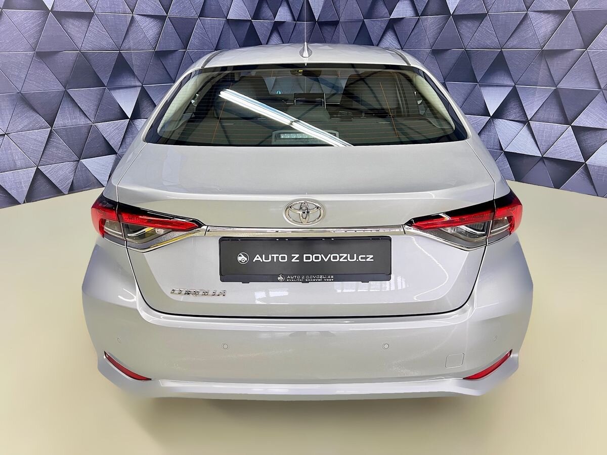 Toyota Corolla Sedan 1,5 l 92 kw