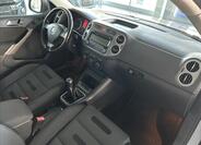 Volkswagen Tiguan 9
