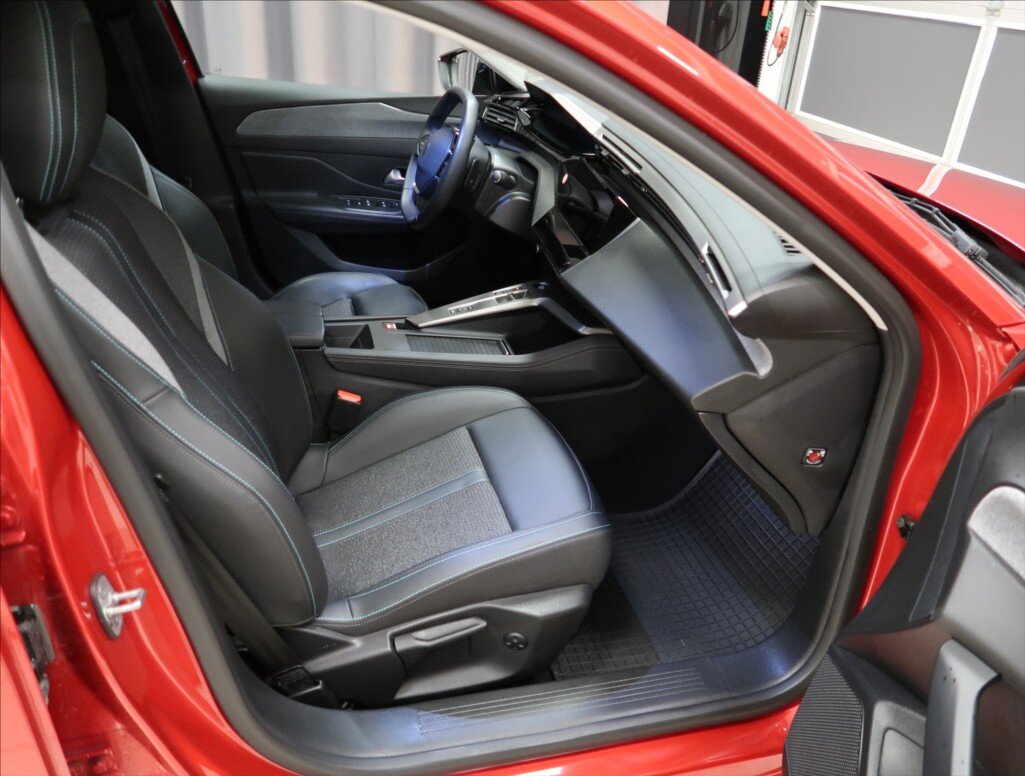 Peugeot 308 Hatchback 1,2 l 96 kw