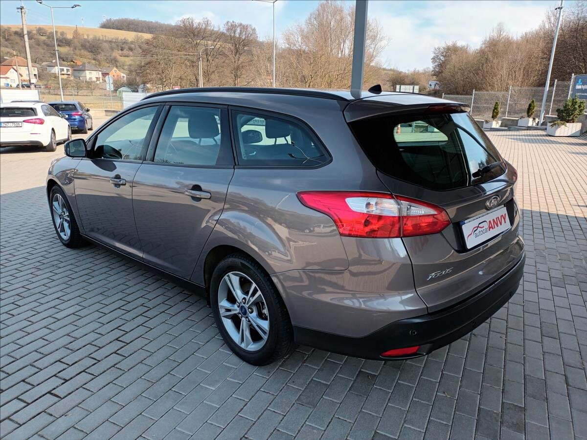 Ford Focus Kombi 998,0 92 kw
