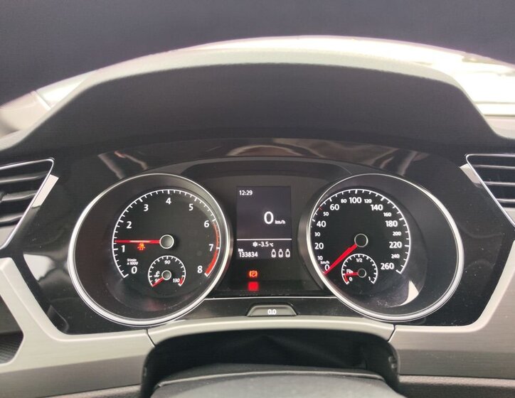 Volkswagen Touran MPV 1,5 l 110 kw