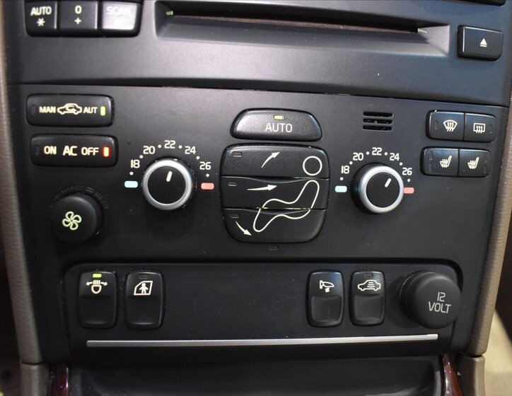 Volvo XC90 SUV / Terénní 2,4 l 147 kw