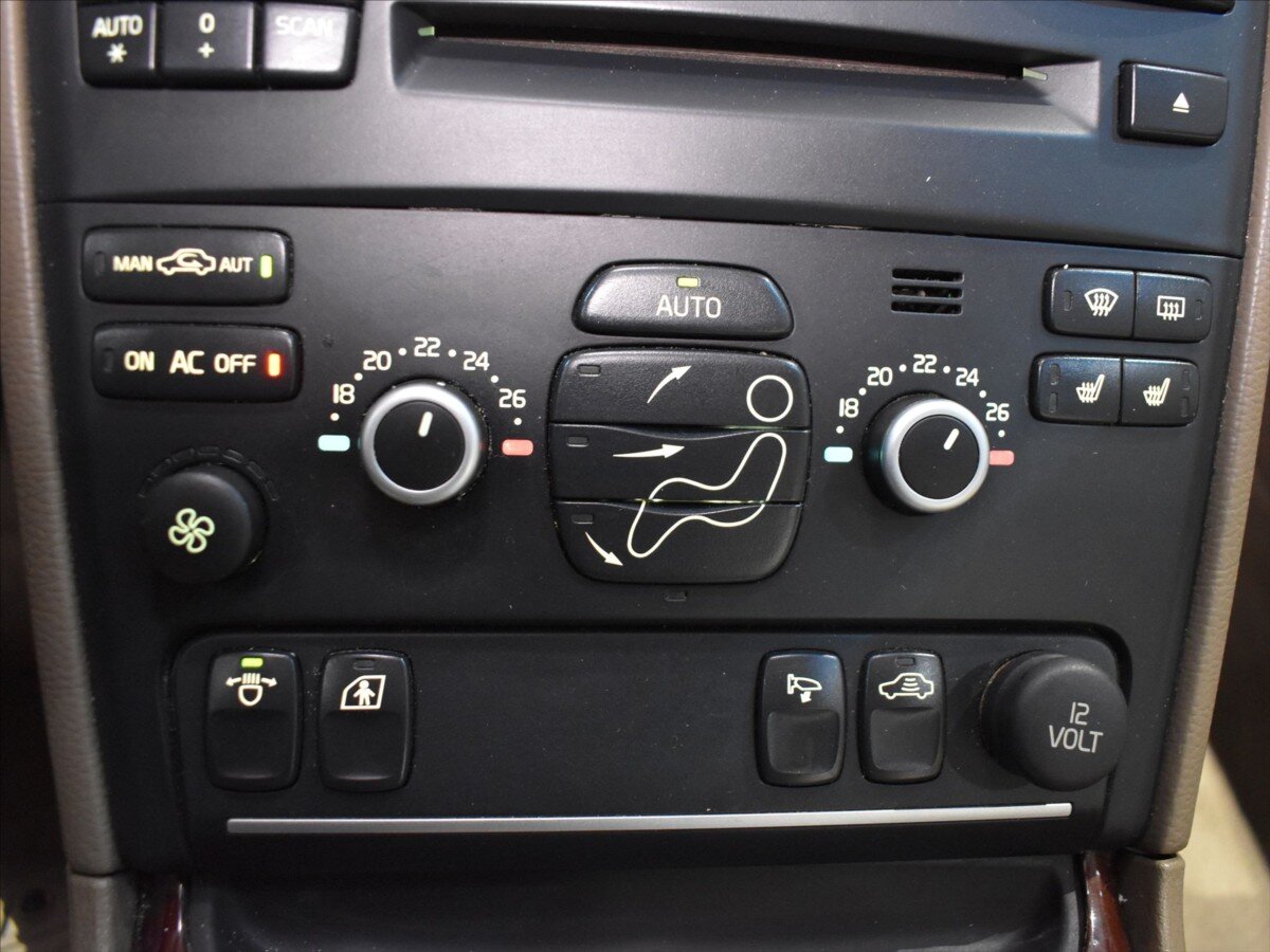 Volvo XC90 SUV / Terénní 2,4 l 147 kw