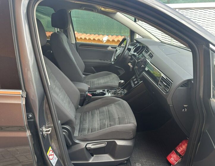 Volkswagen Touran 25
