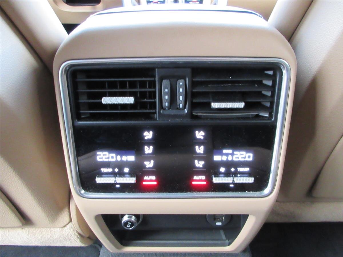 Porsche Cayenne Kombi 2,9 l 324 kw