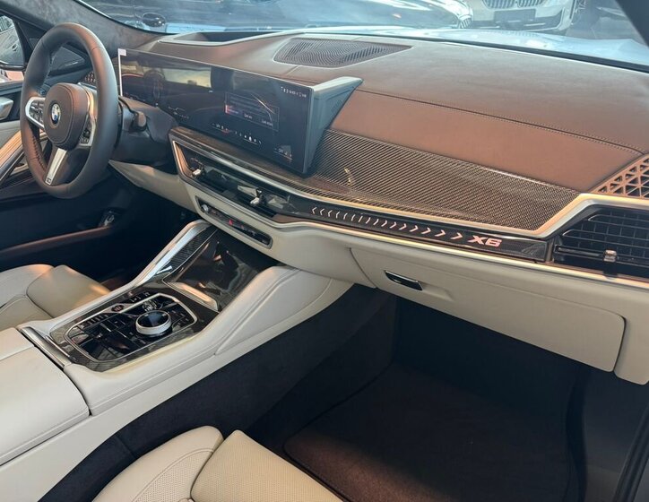 BMW X6 SUV / Terénní 4,4 l 210 kw