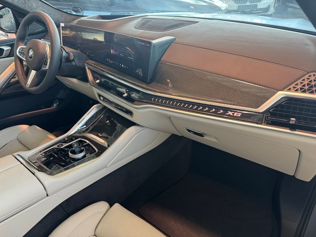 BMW X6 SUV / Terénní 4,4 l 210 kw