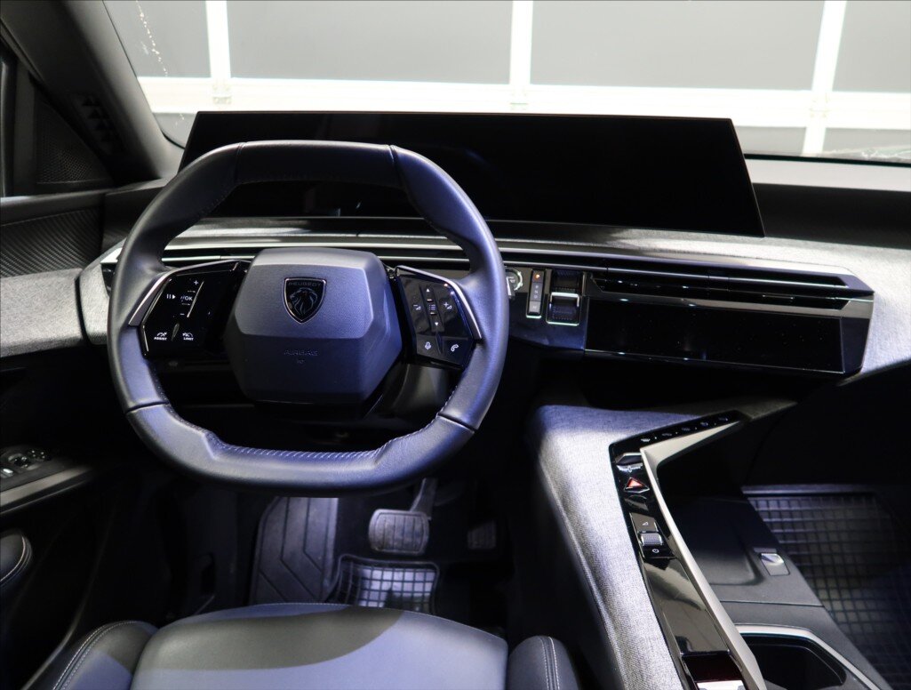 Peugeot 3008 SUV 1,2 l 100 kw