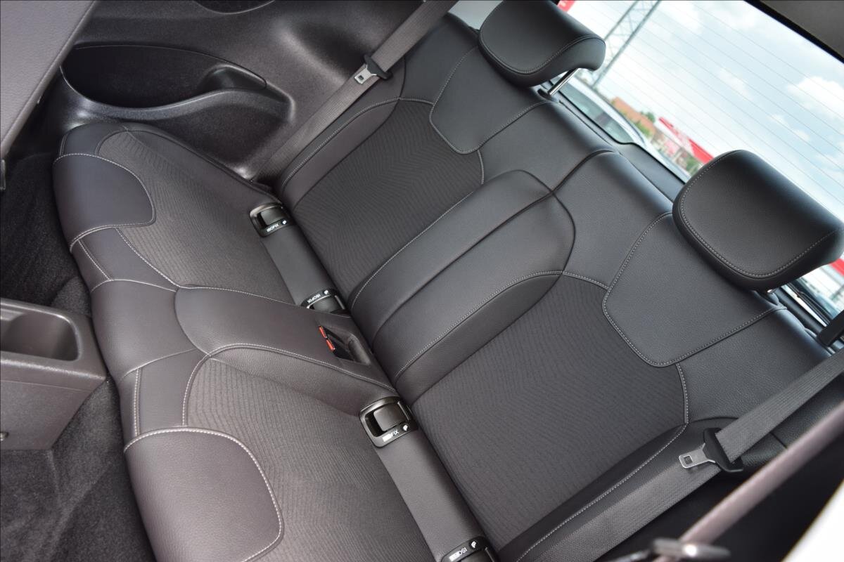 Opel Adam Hatchback 999,0 66 kw