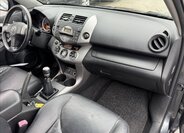 Toyota RAV4 SUV / Terénní 2,2 l 100 kw