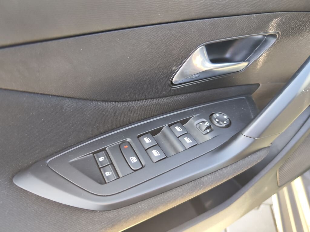 Peugeot 308 Kombi 1,2 l 96 kw