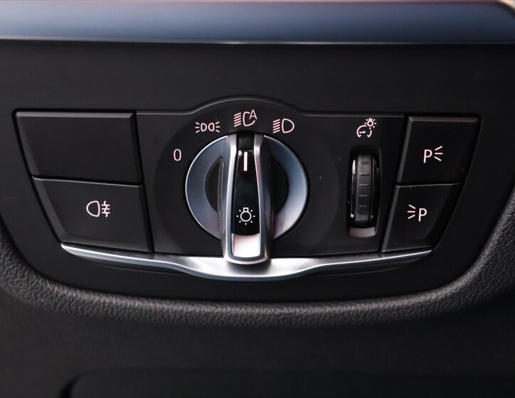 BMW X3 SUV / Terénní 2,0 l 140 kw